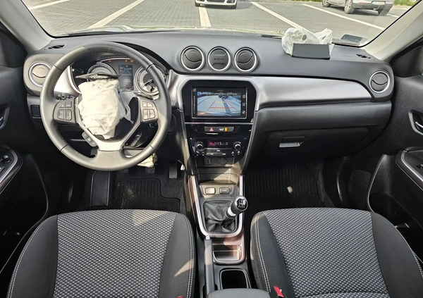 Suzuki Vitara cena 29900 przebieg: 4243, rok produkcji 2022 z Nasielsk małe 781